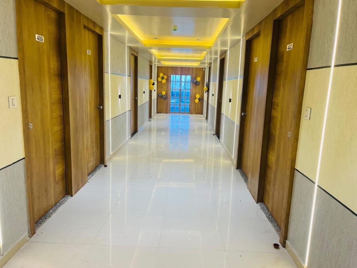 Oyo Florence Hotel Surat Dış mekan fotoğraf